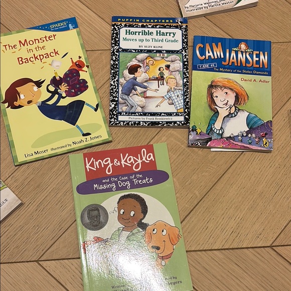 Children's Book Collection - Colorful Assortment - Picture 5 of 8